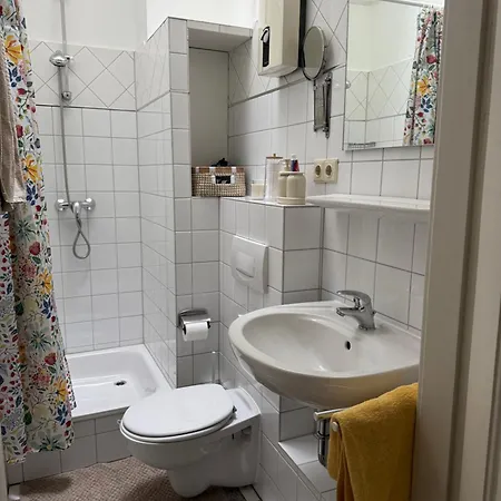 Privatunterkunft Messezimmer Tarantino *